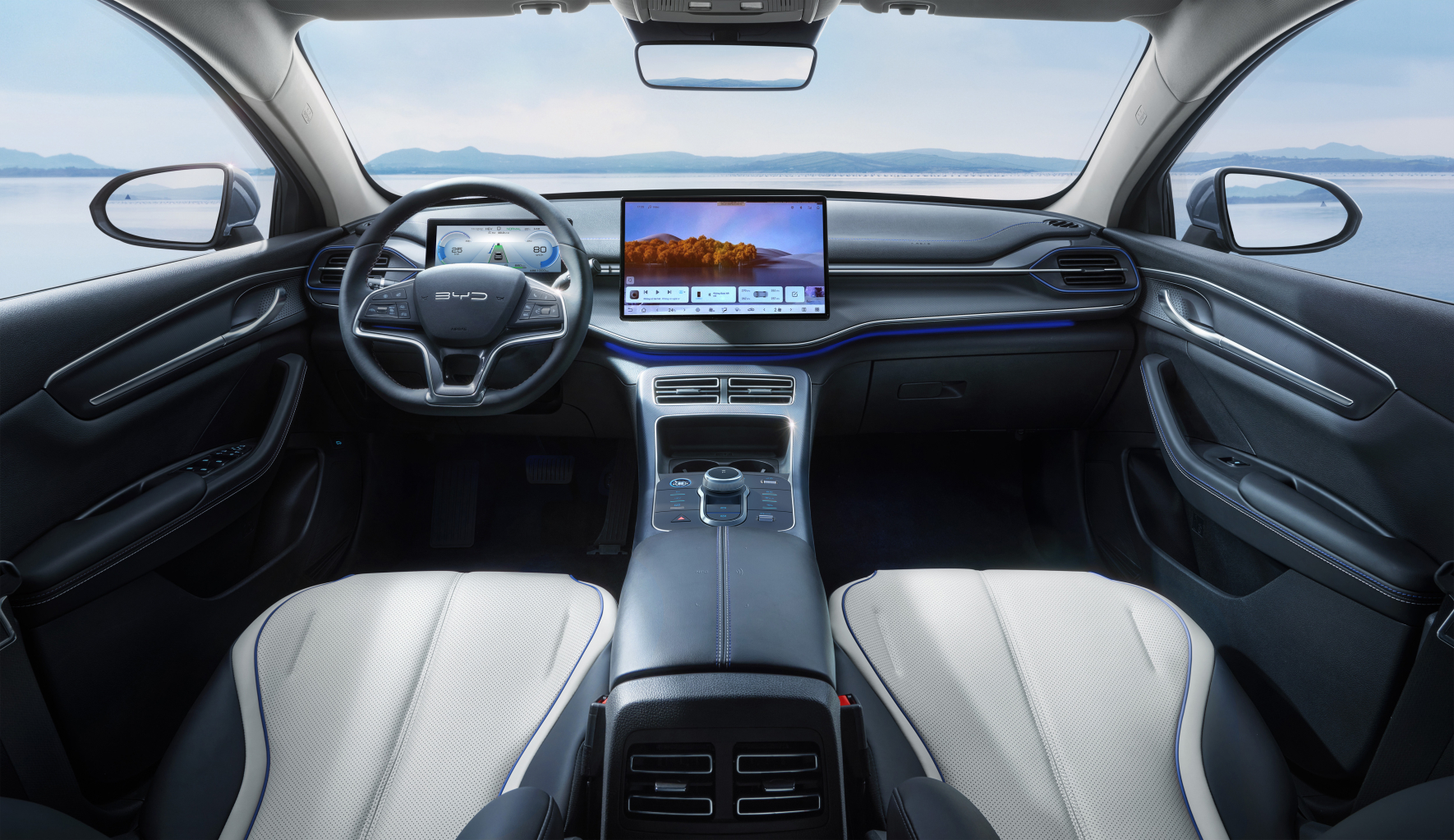 Nội thất xe BYD Seal 5 hiện đại, sang trọng với không gian rộng rãi, màn hình trung tâm lớn và các chi tiết hoàn thiện tinh tế mang phong cách sedan hạng sang