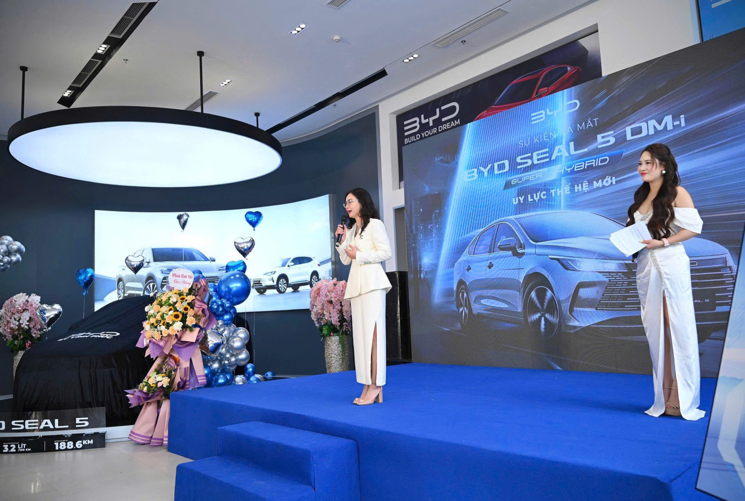 Tổng giám đốc BYD Vĩnh Phúc phát biểu trong sự kiện ra mắt xe BYD Seal 5