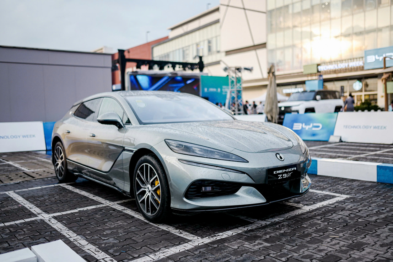 Siêu xe điện Denza Z9 GT bất ngờ xuất hiện tại Việt Nam với thiết kế sang trọng, hiện đại