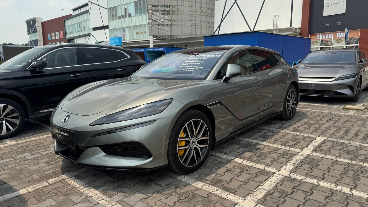 Denza Z9 GT trang bị 3 mô-tơ điện, công suất 950 mã lực, hiệu suất vận hành ấn tượng