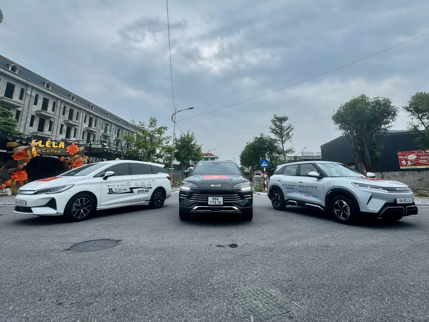 Hiệu suất vận hành mạnh mẽ của xe BYD với động cơ điện tăng tốc nhanh, êm ái, tiết kiệm năng lượng và công nghệ phanh tái tạo giúp tối ưu quãng đường và tăng độ bền