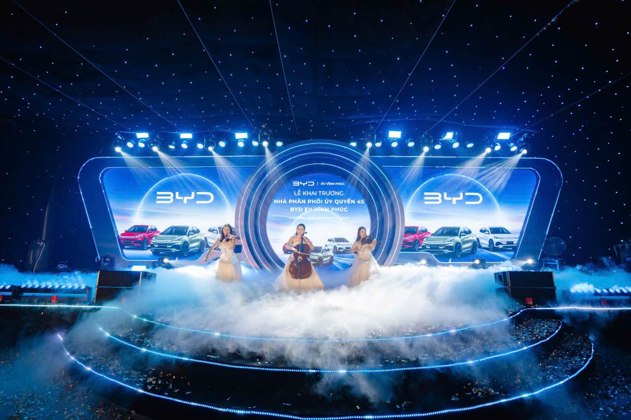 Màn trình diễn violin trang trọng, tinh tế trong lễ khai trương BYD EV Vĩnh Phúc
