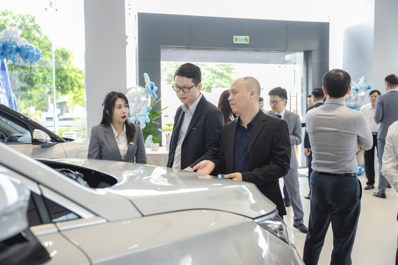 Đội ngũ tư vấn bán hàng của BYD Vĩnh Phúc vô cùng chuyên nghiệp và thân thiện