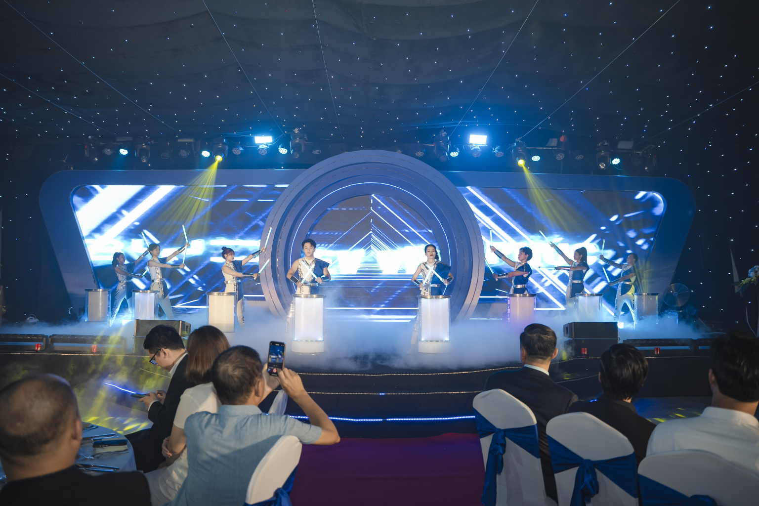 Tiết mục trống nước hoành tráng trong lễ khai trương BYD Vĩnh Phúc