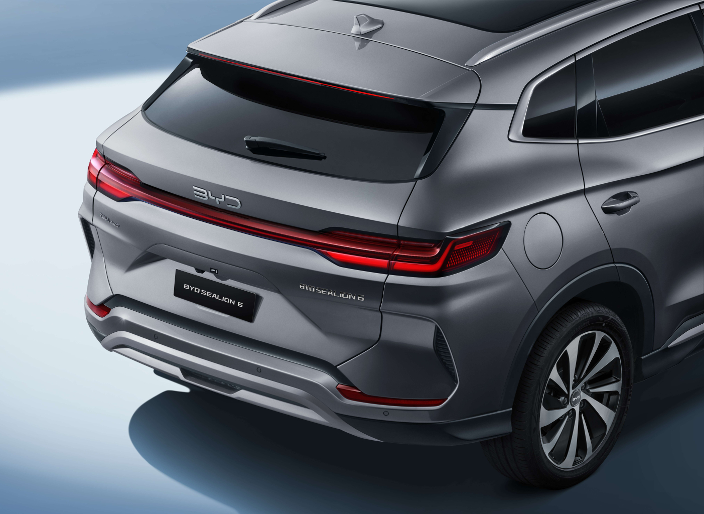BYD SEALION 6 - Ngoại thất - Cụm đèn hậu LED toàn dải cực ấn tượng