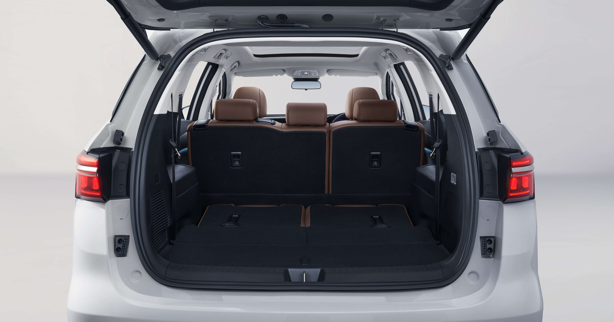 BYD M6 - Nội thất - 