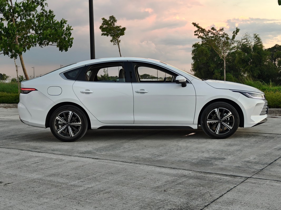 BYD Seal 5 mang dáng vẻ hiện đại và tinh tế.